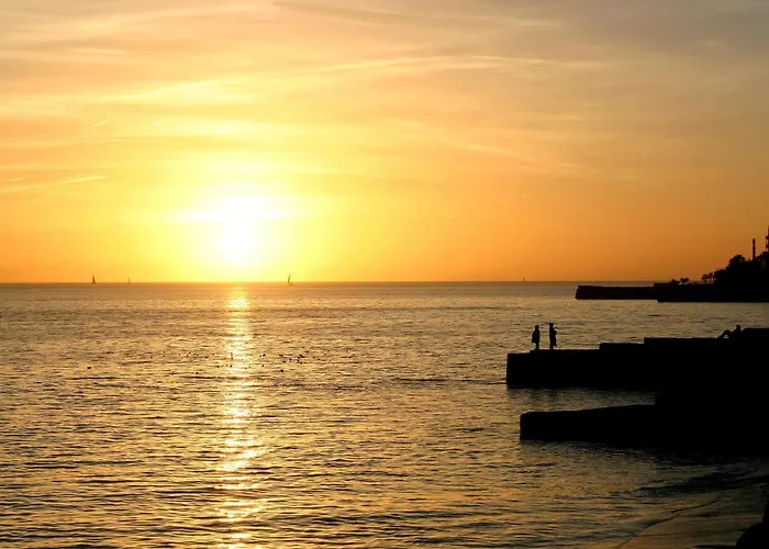 Cour Des Dames Bed & Breakfast La Rochelle 